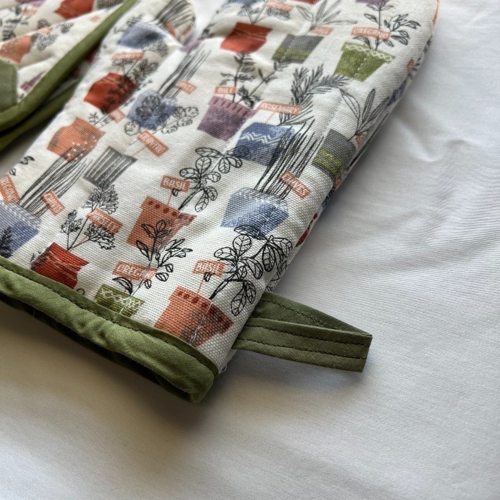 Oven Mitt and Pot holders bundle - Picture 9 of 13